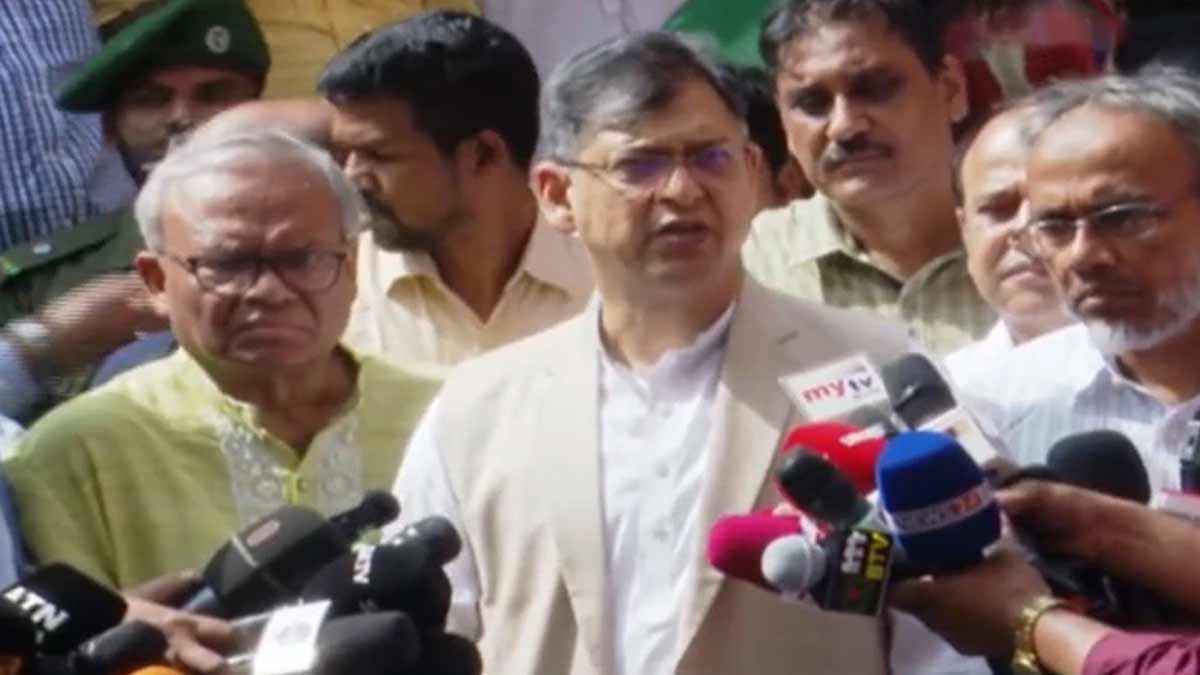 আন্দোলনে আহতদের দেখতে পঙ্গু হাসপাতালে বিএনপি নেতারা, পাঁচ লাখ টাকা অনুদান